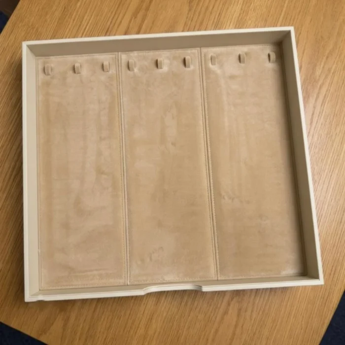 Champagne Gold Jewellery Safe – Long necklace hanging tray – 3 panels Drawer Design Long necklace hanging tray – 3 panels in champagne beige velvet – Champagne Gold jewellery safe drawer design | Jewelry safe Abu Dhabi & Dubai