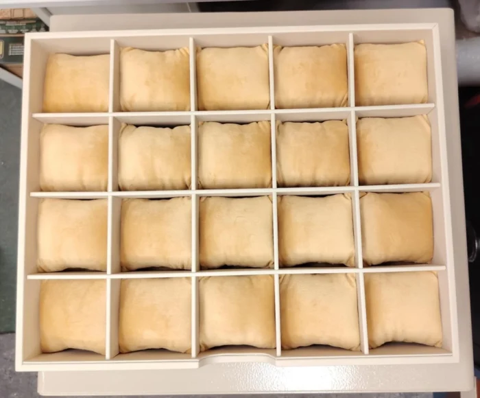20 watch pillows drawer in gold velvet – Champagne Beige jewellery safe | Watch safe Abu Dhabi & Dubai