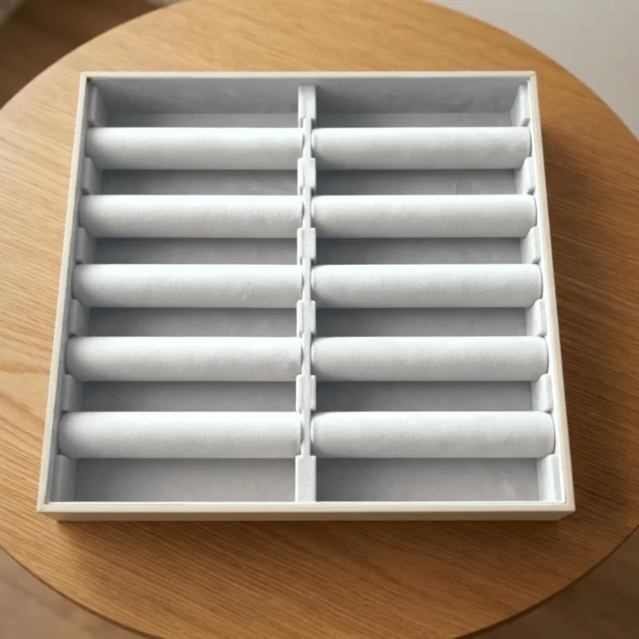 Silver Grey Jewellery Safe – Bracelet & bangle roll tray Drawer Design صينية لفائف للأساور والغوايش بمخمل رمادي – تصميم درج لخزنة المجوهرات إصدار الرمادي الفضي | خزنة مجوهرات أبوظبي ودبي