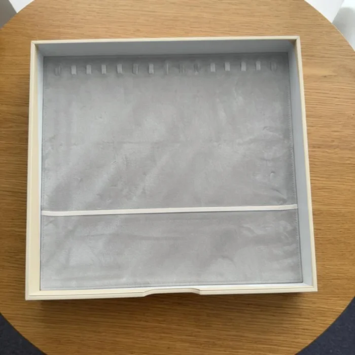Silver Grey Jewellery Safe – Long necklace tray – 15 hooks Drawer Design صينية العقود الطويلة – 15 خطافاً بمخمل رمادي – تصميم درج لخزنة المجوهرات إصدار الرمادي الفضي | خزنة مجوهرات أبوظبي ودبي